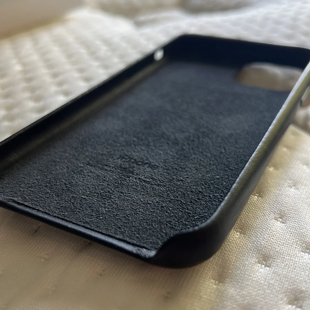 iPhone 11 Pro leather case